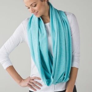 Lululemon Vinyasa Turquoise Blue Stripe Scarf
